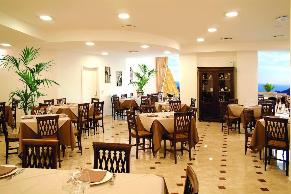 Resort Borgo San Rocco Savoca Buitenkant foto